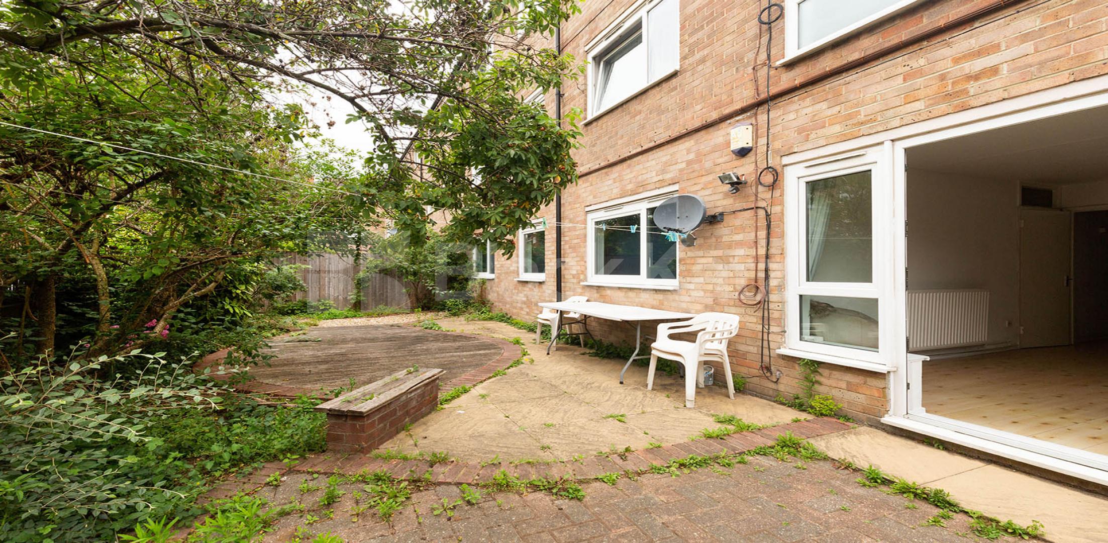 			4 Bedroom, 1 bath, 1 reception Apartment			 Patrick Connolly Gardens, Bow E3